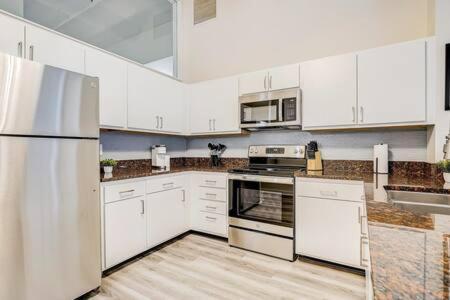 Cozysuites - 2Br With Direct Skybridge Access #1 Indianapolis Exterior photo